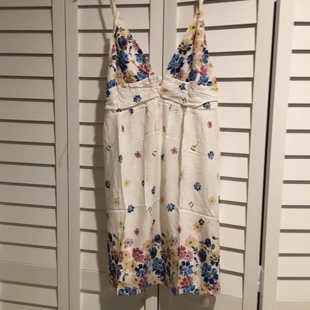 Ivory Spring Dress - Picture 4 of 4